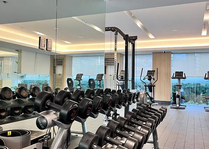 Deluxe Executive Corner Unit In Makati Apartment Manila