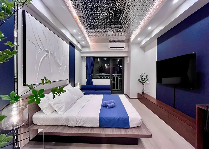 Deluxe Executive Corner Unit In Makati Apartment