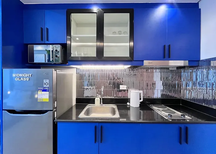 Apartment Deluxe Executive Corner Unit In Makati *