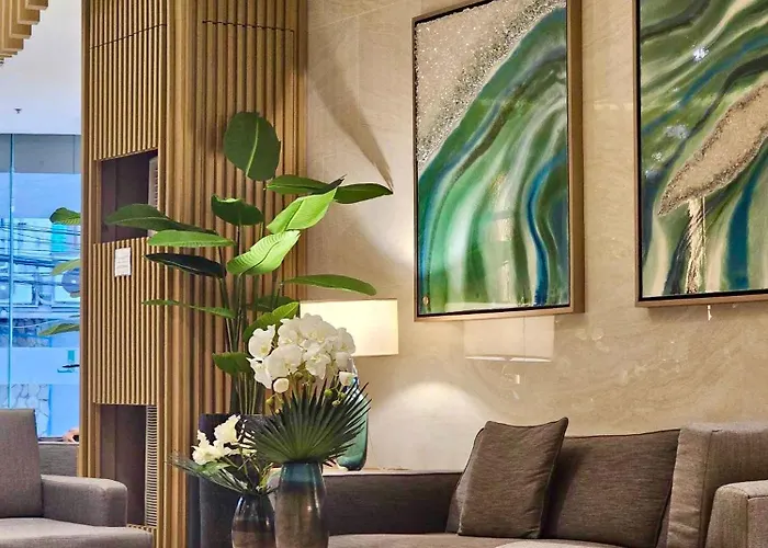 Deluxe Executive Corner Unit In Makati Apartment