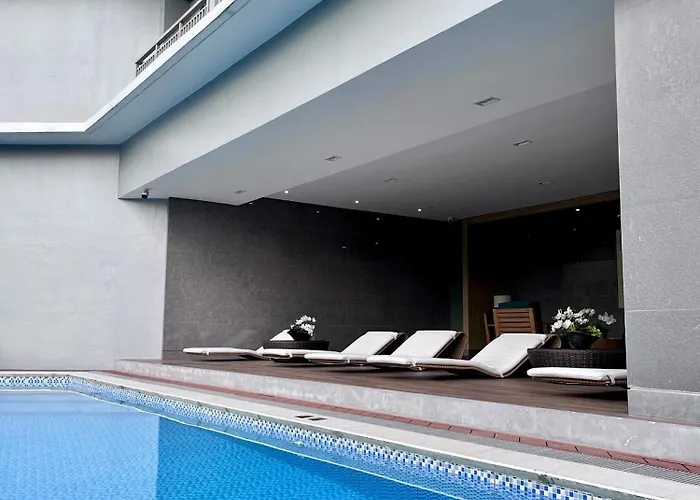 Deluxe Executive Corner Unit In Makati Apartment Manila