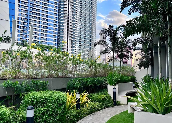 Deluxe Executive Corner Unit In Makati Apartment *